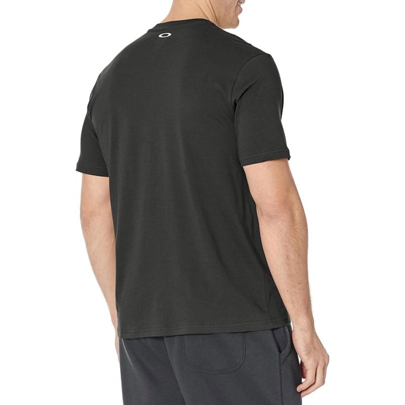 OakleyMen sNegativeTopoShortSleeveShirt Blackout 2