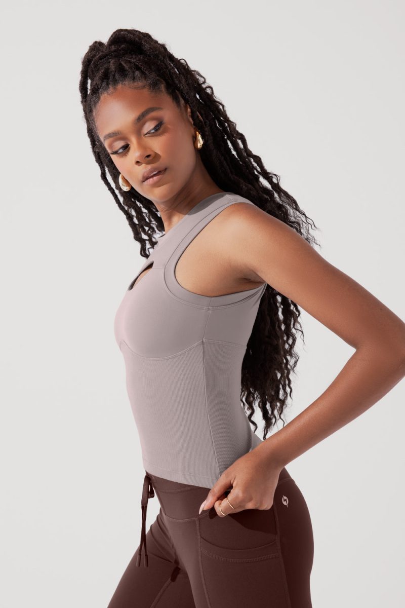 PeekabooCrewTank SmokyTaupe B1024 0449 Edit